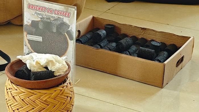 UMKM perempuan di Aceh Besar kembangkan briket dari ampas kopi